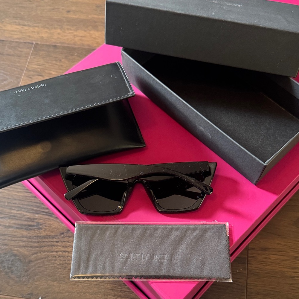 Set Saint Laurent Amazon Black Cat Eye Sunglasses, Cloth, Case and Box